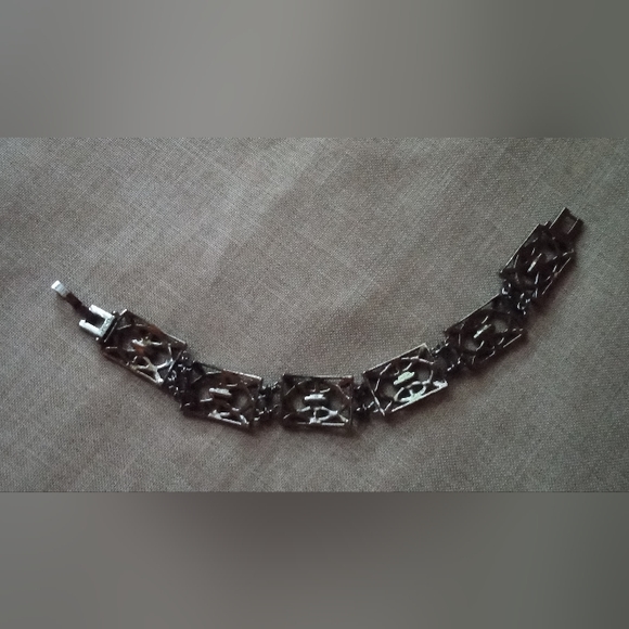 Vintage Monet Black Beaded Open Scroll Link Bracelet - Picture 3 of 5